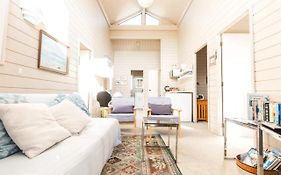Harbour And Coastal 3 Bedroom Home With Path Views